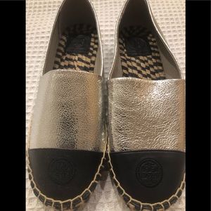 Tory Burch silver navy/black tip espadrilles NWOB